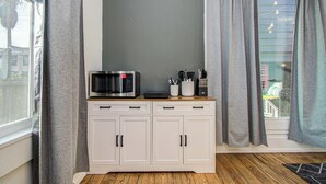 Leilighet, 1 kingsize-seng, terrasse, hageutsikt (Washington A) | Innvendig