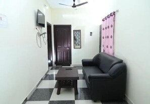 Living area - Oriland Cottage (Semmedu)