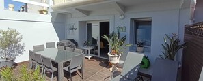 Outdoor dining - T2 ground floor apartment, terrace and garden PORNIC Centre (Pornic)