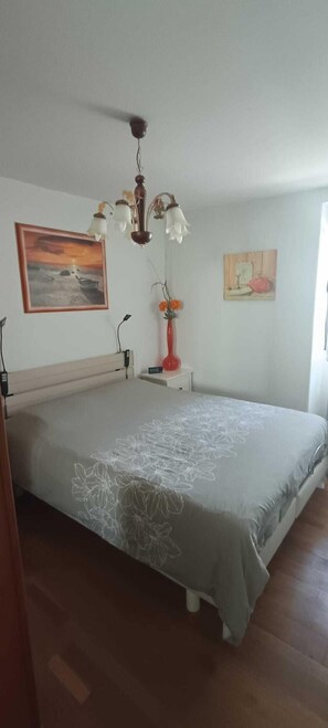 Room - T2 ground floor apartment, terrace and garden PORNIC Centre (Pornic)
