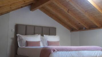 2 chambres, fer et planche à repasser, Wi-Fi gratuit, draps fournis