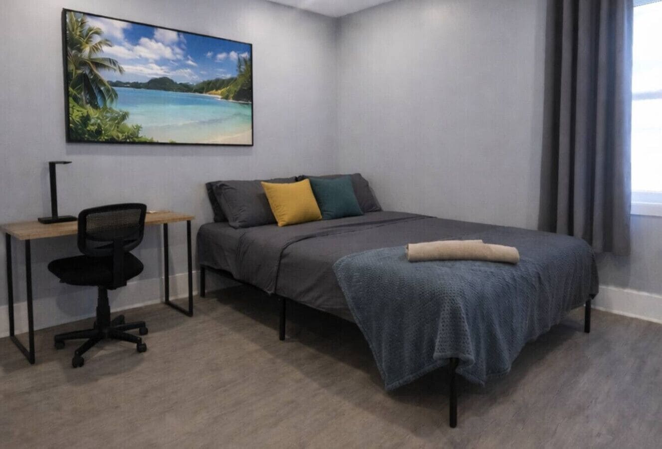 Desk, iron/ironing board, WiFi, bed sheets