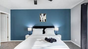 Desk, iron/ironing board, WiFi, bed sheets