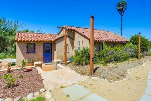 Exterior - Casita in the Vineyard. Privacy & Beauty combine. (Escondido)