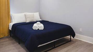Desk, iron/ironing board, WiFi, bed sheets