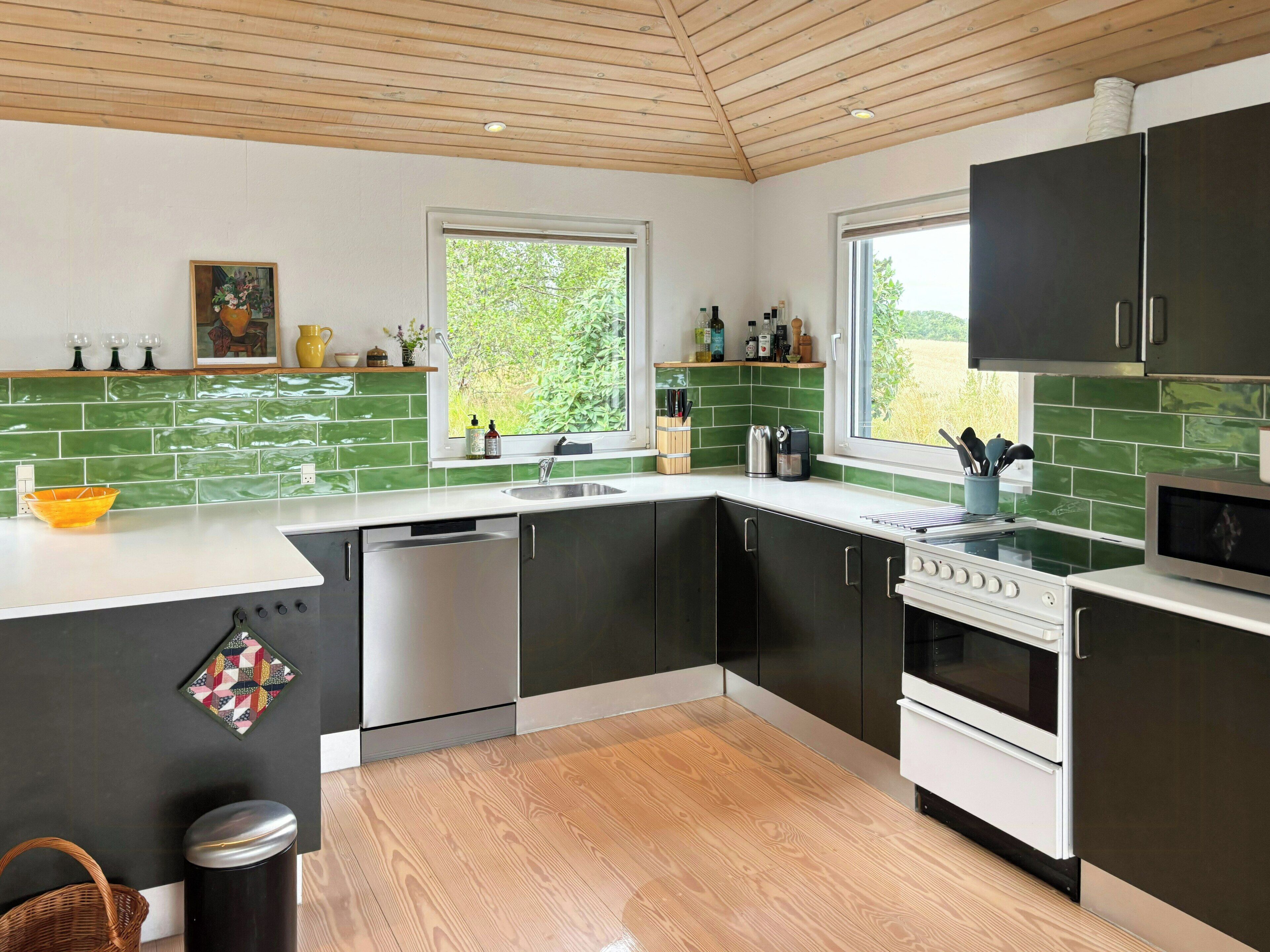 Oven, dishwasher, coffee/tea maker