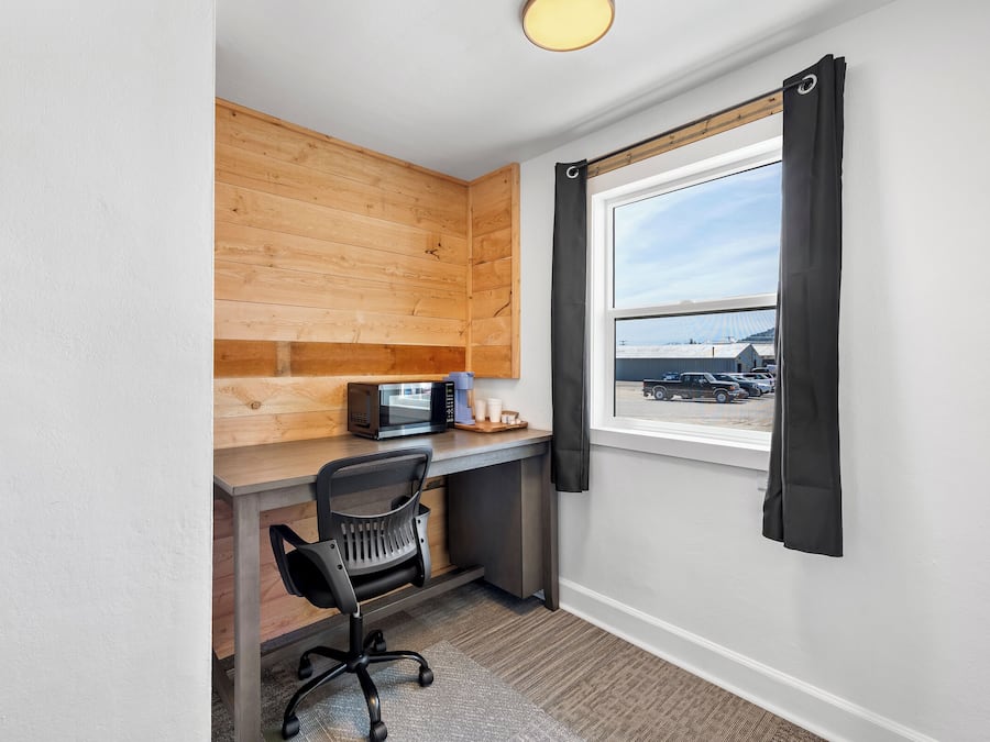 Deluxe Suite, Non Smoking | Interior