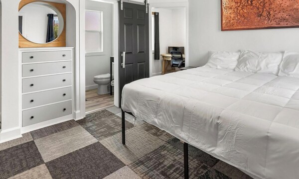 Copper Hill Suites - Butte, MT