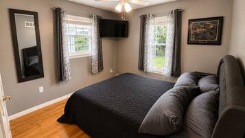 2 bedrooms, iron/ironing board, free WiFi, bed sheets