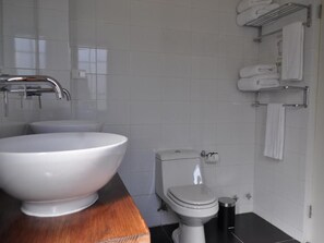 Kahden hengen deluxe-huone | Kylpyhuone | Kylpyamme