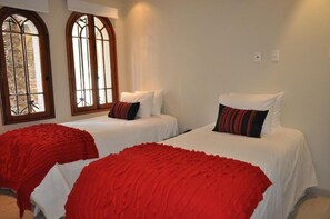 In-room safe, free WiFi - Hotel CasaDeTodos B&B Boutique (Santiago)