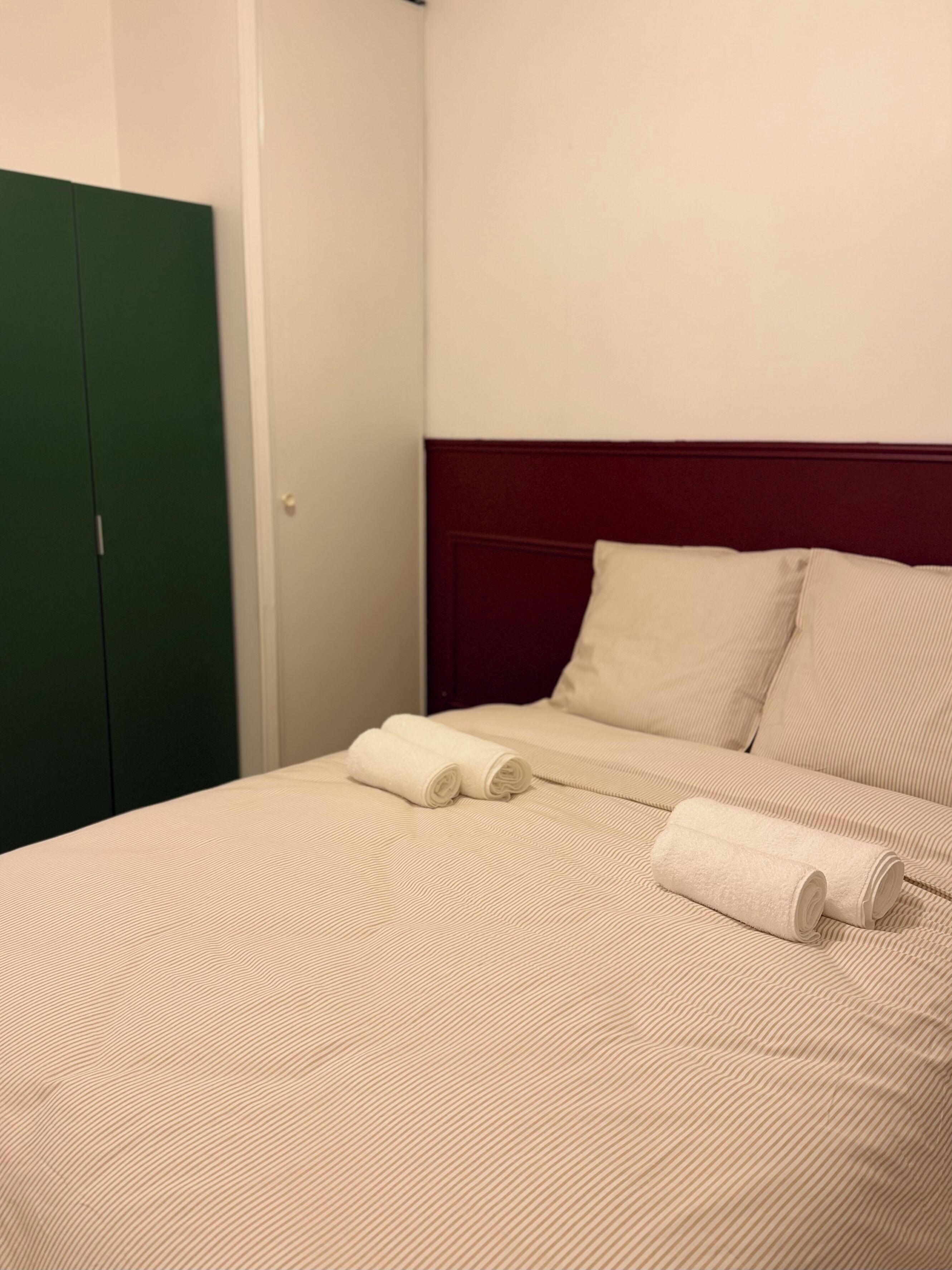 2 slaapkamers, een strijkplank/strijkijzer, wifi, beddengoed