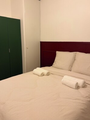 2 chambres, fer et planche Ă repasser, Wi-Fi, draps fournis