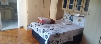 J & J 天堂旅館