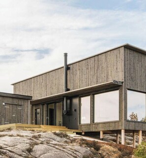 Exterior - Architect-designed cabin panoramic view (Urangsvåg)
