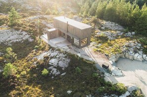 Unclassified image, 3 of 37, button - Architect-designed cabin panoramic view (Urangsvåg)