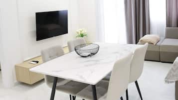 Family Apartment, Balcony | Dining