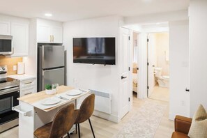 Private kitchen - Charlottetown Gem: Stylish 1-Bedroom Downtown (Charlottetown)