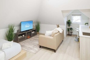 Televisie en een open haard