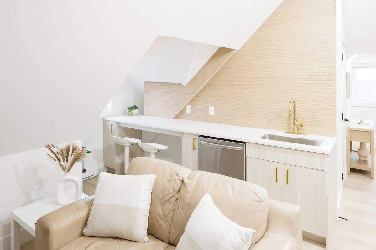 Luxury Studio Downtown With Soaking Tub - Charlottetown