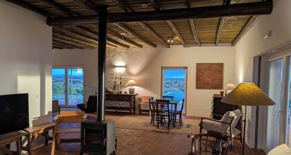 Spacious 5-bedroom farmhouse in fantastic Alentejo landscape