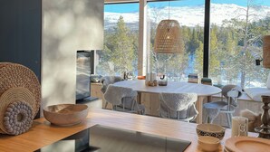 Dining - Cozy cabin at the gateway to Jotunheimen (Tessanden)