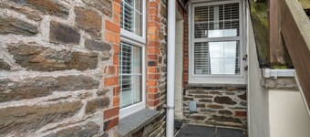 1 Bed - Sleeps 4 - Parking - Pets - Town Centre
