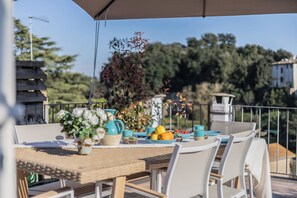 Outdoor dining - La Terrazza delle Stelle in Borgo Sutri 4 pax (Sutri)