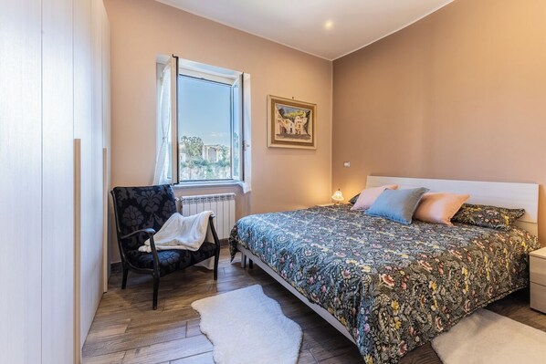 Iron/ironing board, travel cot, free WiFi, bed sheets - La Terrazza delle Stelle in Borgo Sutri 4 pax (Sutri)