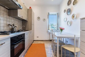 Fridge, oven, stovetop, coffee/tea maker - La Terrazza delle Stelle in Borgo Sutri 4 pax (Sutri)