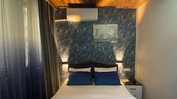 Deluxe Room, Balcony