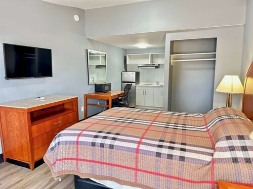 Sunwestern Suites