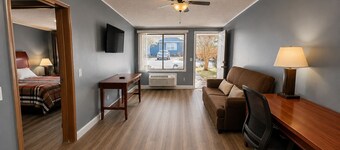 Sunwestern Suites