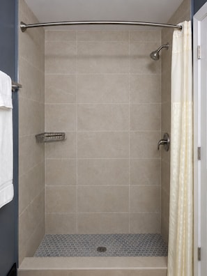 Studio, 1 Queen Bed, Kitchenette | Bathroom shower