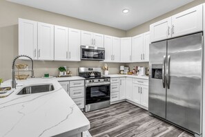 Private kitchen - 3-bedroom house in tranquil Pensacola/Perdido Key perfect for relaxing getaways! (Pensacola)