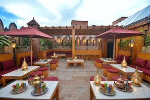 Outdoor dining - Dar Arwa & Spa (Marrakech)
