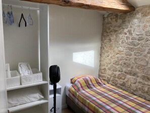Bügeleisen/Bügelbrett, kostenloses WLAN, Bettwäsche