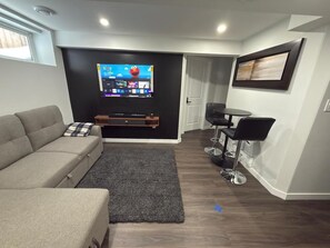 Living area - Manhattan Suite (Winnipeg)