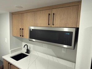 Private kitchen - Manhattan Suite (Winnipeg)