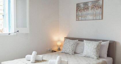 Charming 2BR Village Getaway Near the Beach