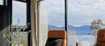 Panoramic cabin with sea view on Randøy
