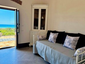 Interior - Farmhouse with hot tub overlooking Aeolians (Torrenova)