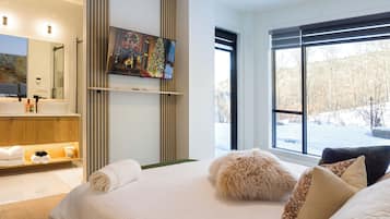 In-room safe, iron/ironing board, travel crib, WiFi (free)
