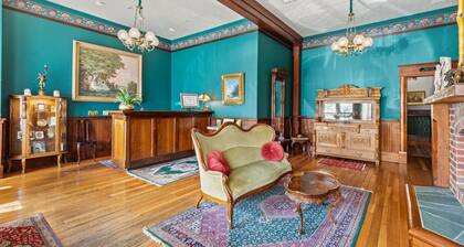 Peerless Hotel Honeymoon Suite 7 + Signature Rm. 6