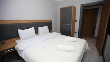 Iron/ironing board, WiFi, bed sheets