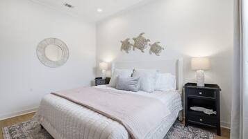 Travel cot, free WiFi, bed sheets