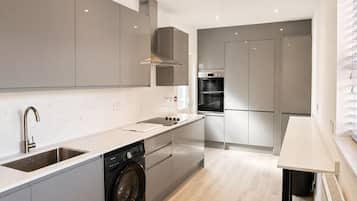 Fridge, microwave