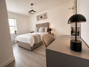 Comfort Double Room Single Use, Private Bathroom | Desk, laptop workspace, iron/ironing board, free WiFi