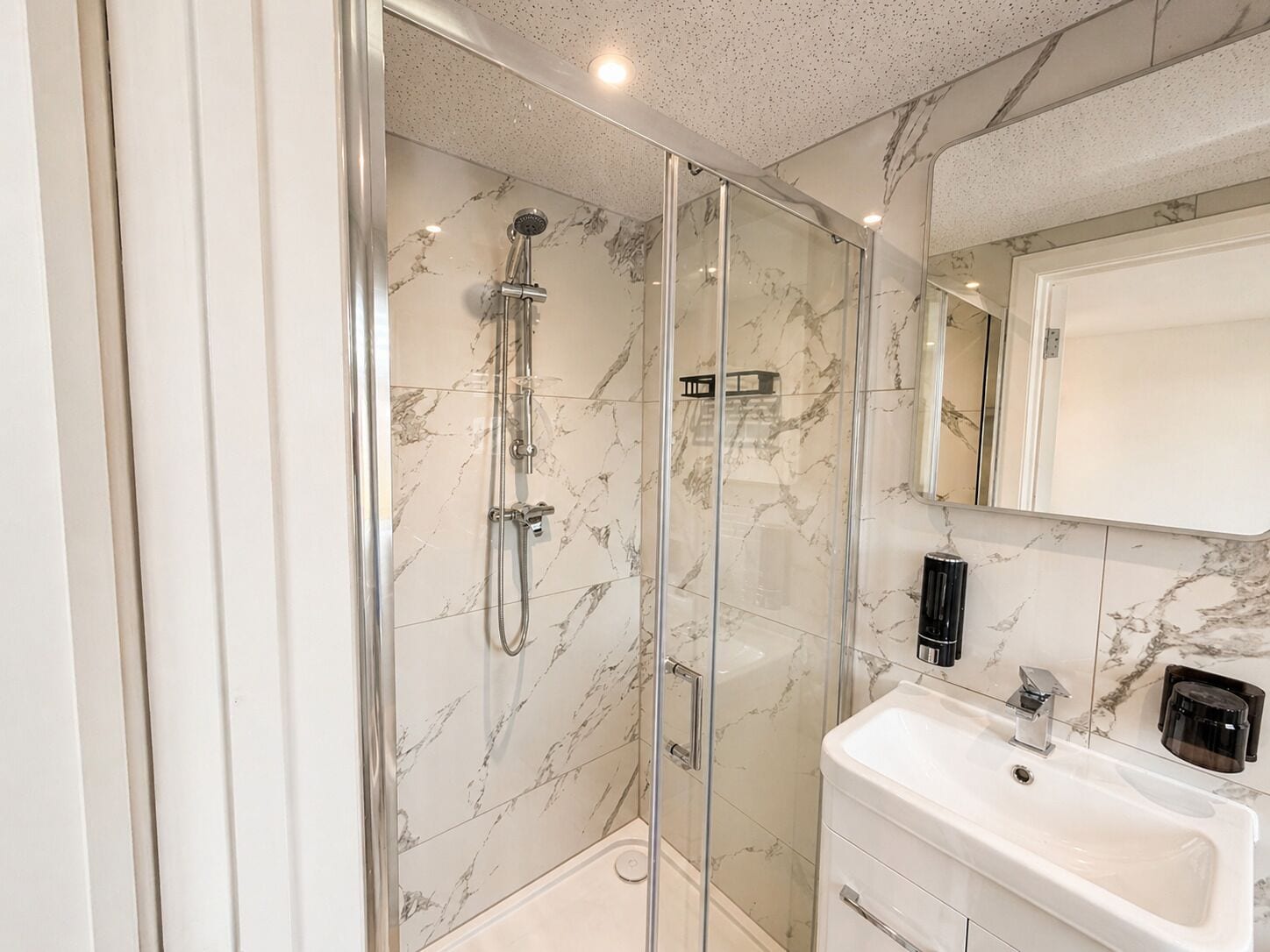Deluxe Studio, Private Bathroom | Bathroom