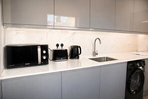 Fridge, microwave - ExecStay - Central Reading (Reading)